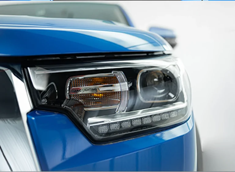 Luces-frontales-de-Xenon-con-luces-diurnas